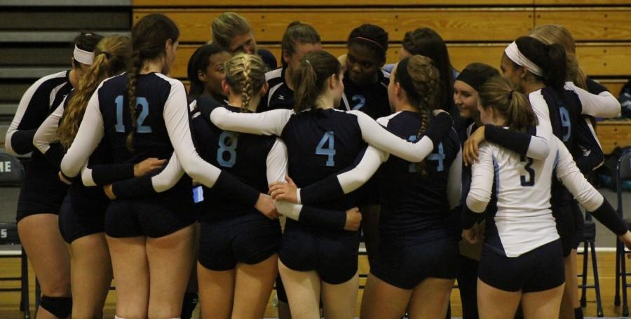 Varsity Volleyball Goes Down to the Wire with Bloomingdale